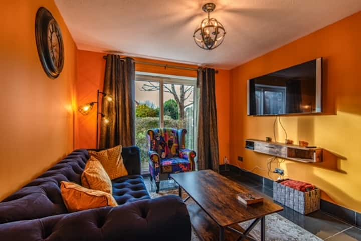 Cosy 2 Bedroom Apartment With Free Parking - Cambridgeshire