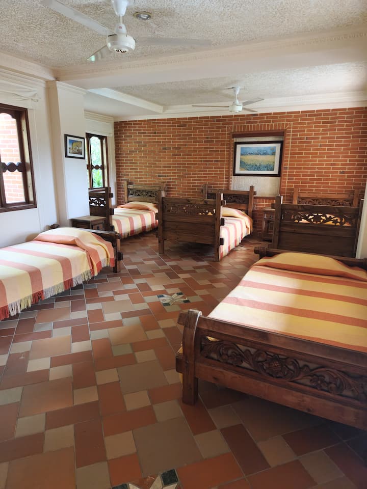 საძინებელი 4