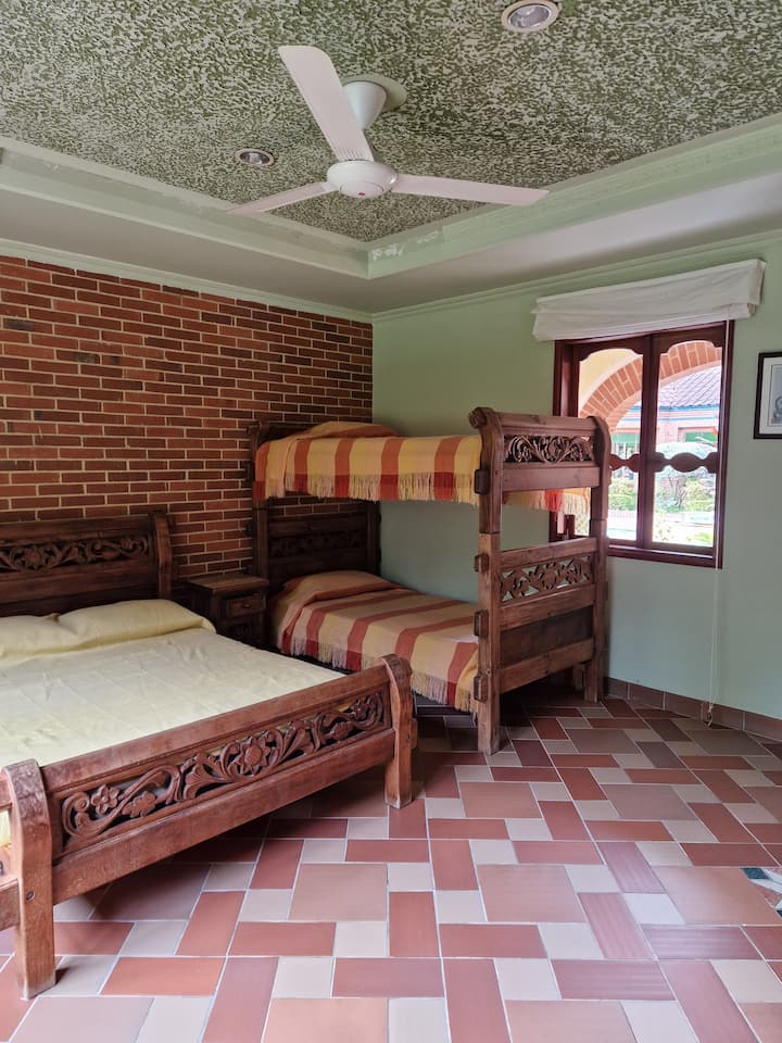 საძინებელი 1