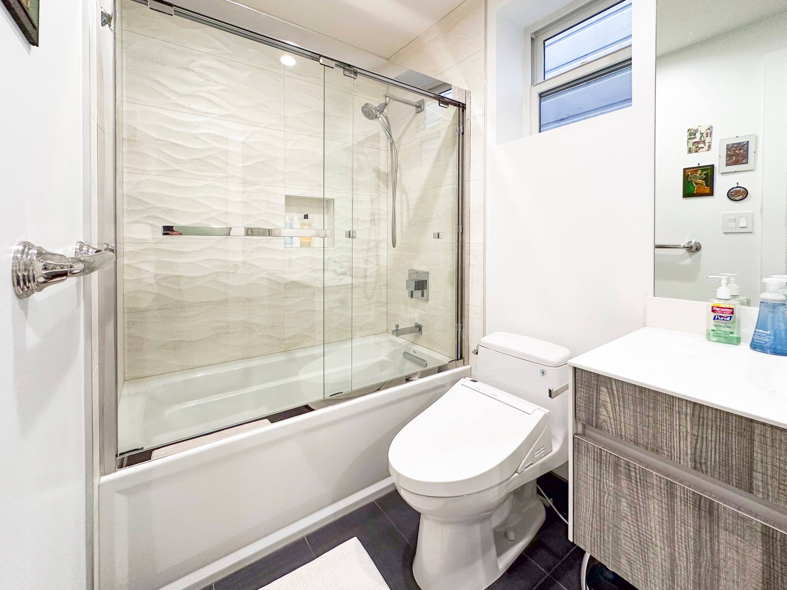 Condo in San Francisco · ★4.98 · 1 bedroom · 2 beds · 1 bath - Image 22