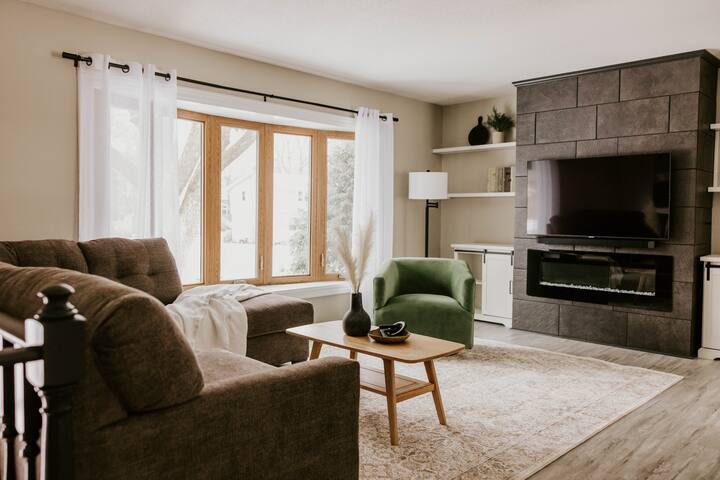 Shoreview Home W Pool, Game Room gallery image 3