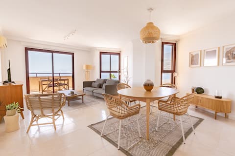 Popular Airbnb listing: Modern Radazul Beachfront apartment with Office in El Rosario