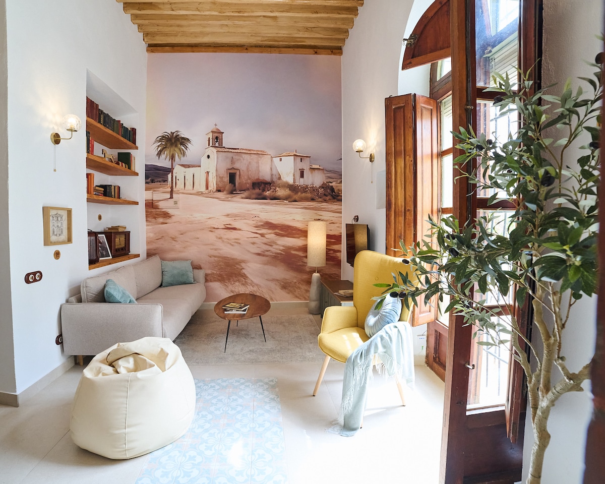 Popular Airbnb listing: La Casa de Lorca in Almería in Almería
