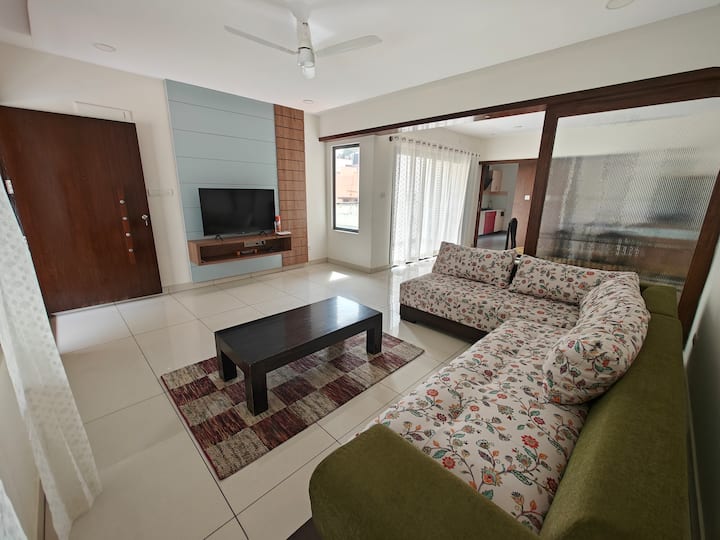 Mo'z Home - Bangalore
