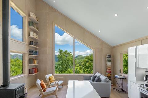 Modern Mountain Getaway Near Highlands, NC
