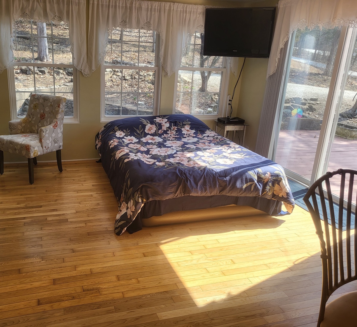 سرير قابل للنفخ اختياري 