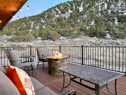 Holiday Basecamp + Tesla EV | 10 Min to Brian Head