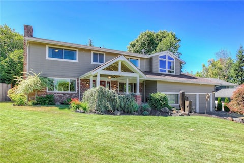 Comfortable family home-15 mins from Airport