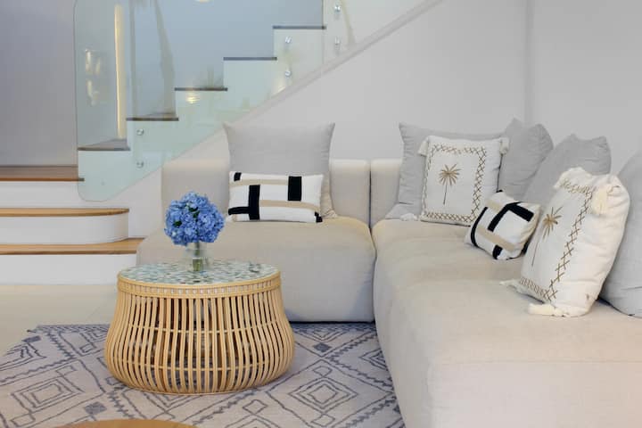 New 3br Family Villa Walk To Berawa Beach East - Bali