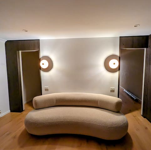 4 Bedroom Haven Steps from the Surf in Bondi Beach