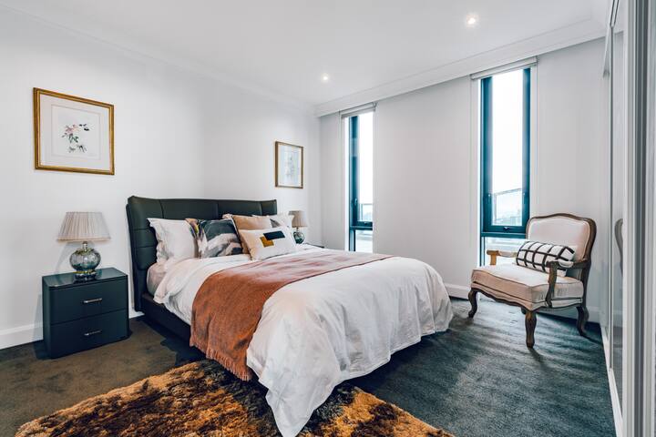 Southbank Penthouse 3BR with Amazing Balcony gallery image 4