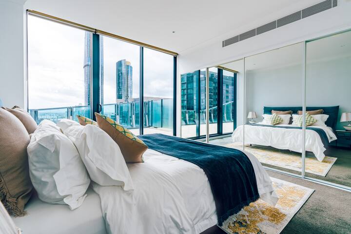 Southbank Penthouse 3BR with Amazing Balcony gallery image 3