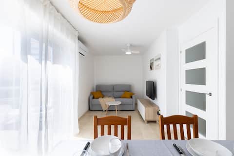 Airbnb con mejor rendimiento: First line|Penthouse with terrace|Pool|Wifi|AC en Cambrils