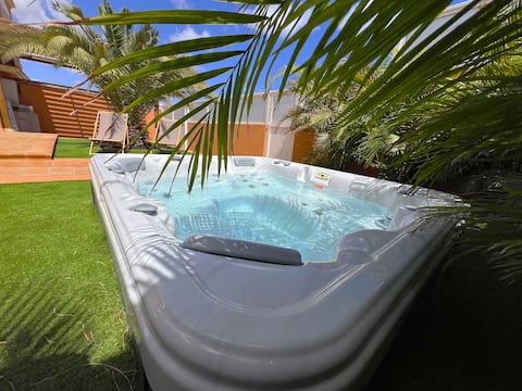 Playa Blanca Dreams with Jacuzzi