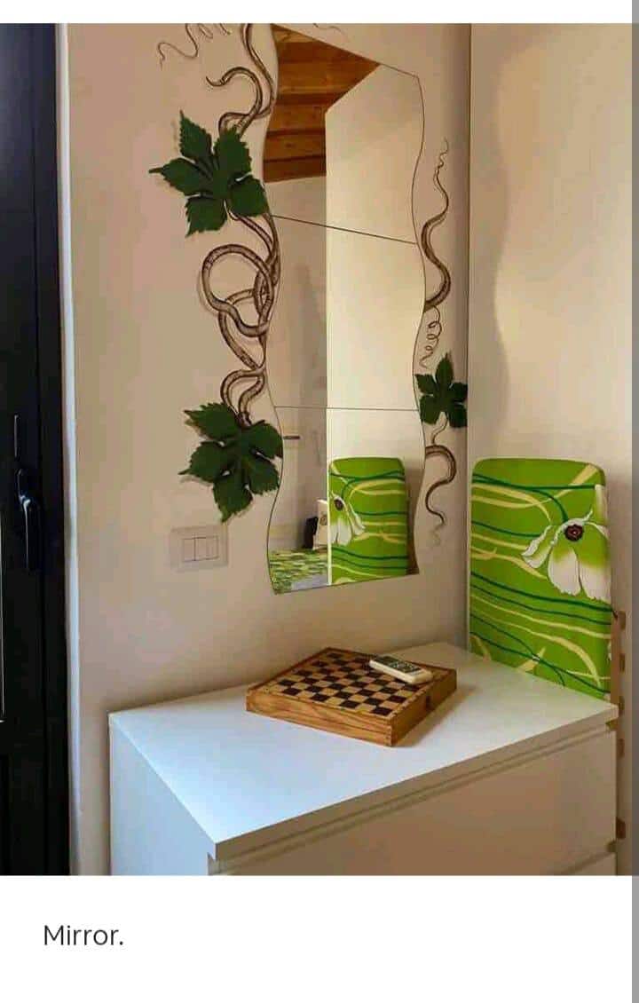 Игри на табла за пеглање со дополнителни огледала 