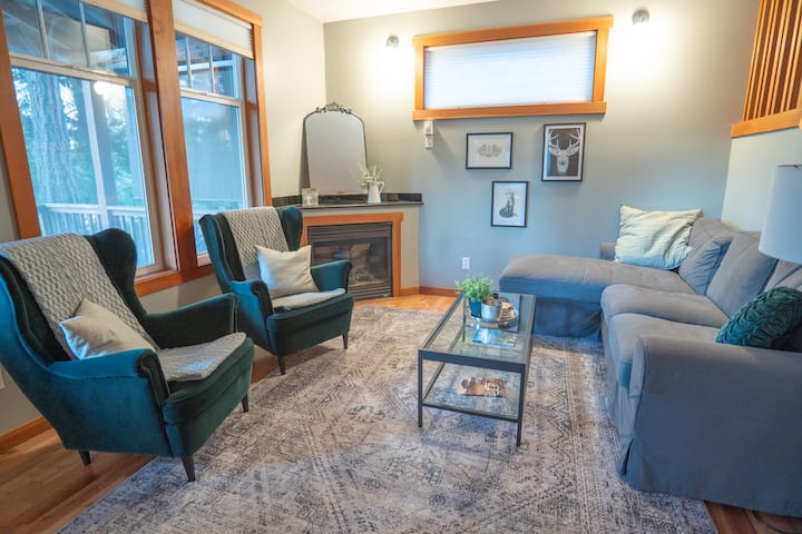 Newly Updated Cottage; Hot Tub, Forest/ocean View - Eastsound, WA