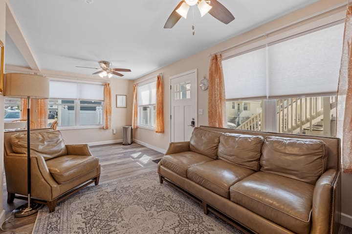 Steps To Beach/dwntwn,2 Bdrm,parking Spot,pets Ok! - Hampton Beach, NH