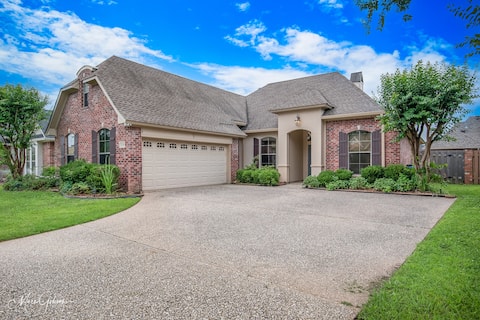 Quiet & Charming 4/3 in Twelve Oaks