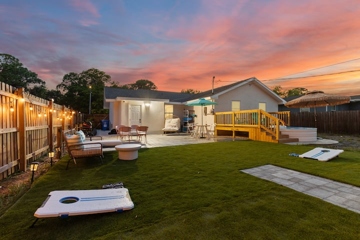 Bradenton 3 Bed Hideaway Near Anna Maria Island - Bradenton, FL