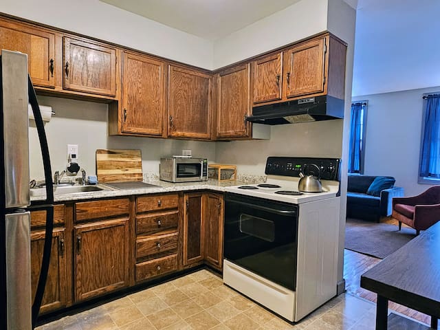Massive 5BD/4BA 3-Story Duplex @ Downtown Albany gallery image 5