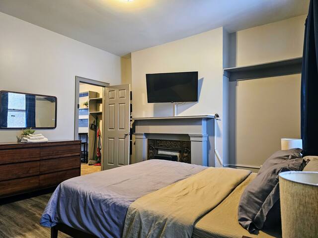Massive 5BD/4BA 3-Story Duplex @ Downtown Albany gallery image 4