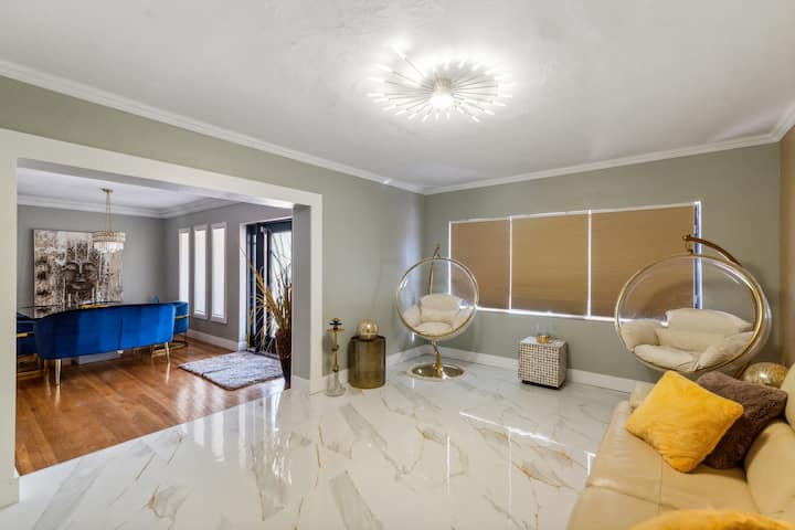 5bd, 10 Guests, Big Yard, Near Wynwood, Rent Boat - Miami, FL