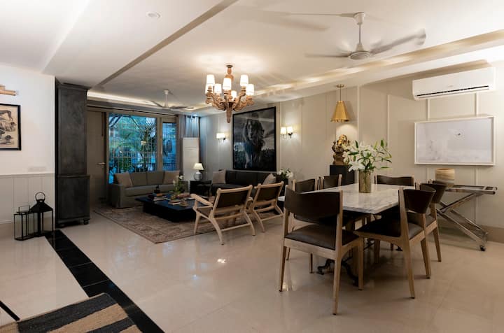 R6 Blissful Banglow - Delhi
