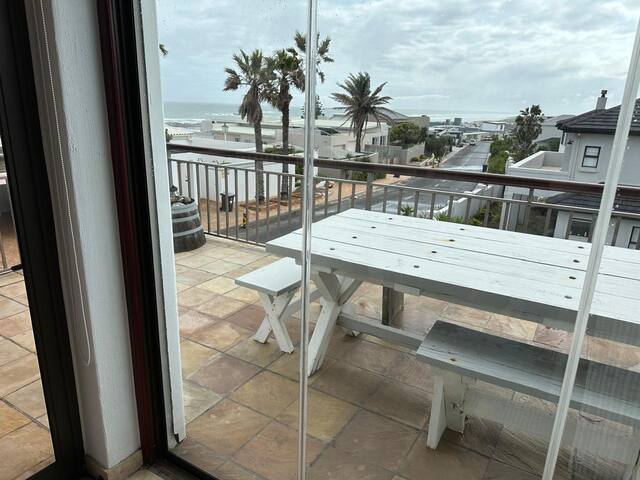 Luxury Apartment Close to World Famous Big Bay