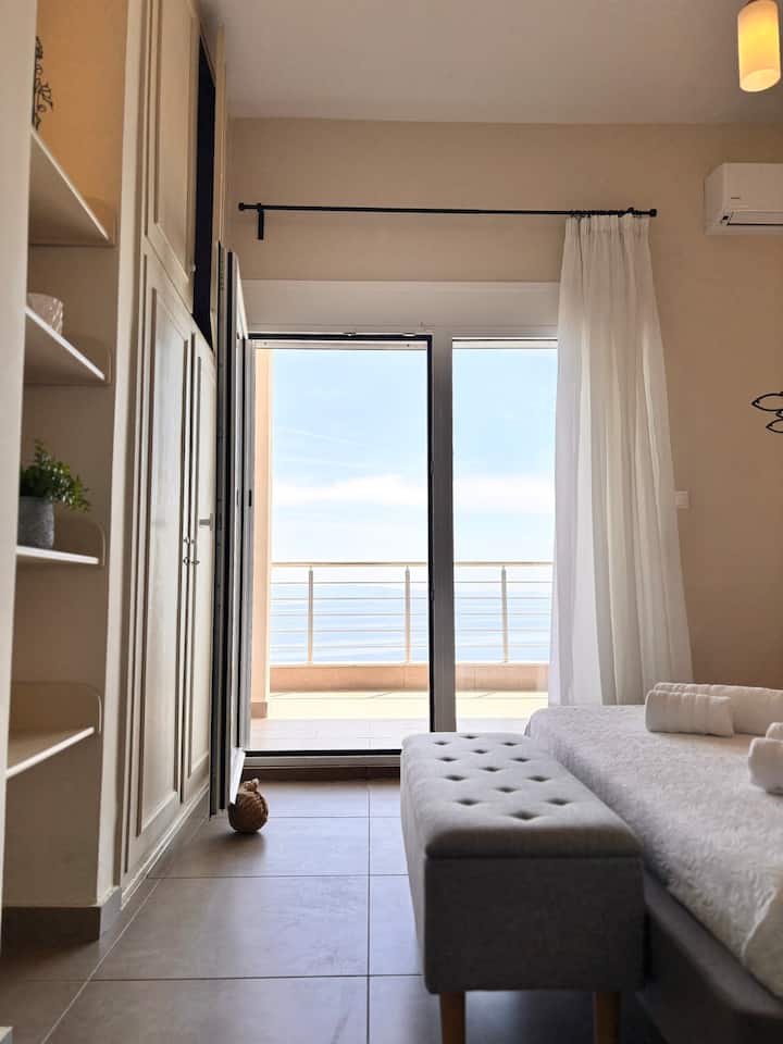 ห้องนอนแรก วิวจากห้องพัก