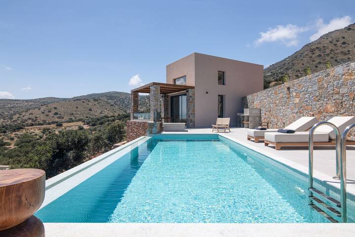 Ninemia Villa III in Crete gallery image 3