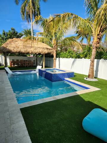 Private Beach-*Heated*Pool/Spa-Golf Cart Included! gallery image 2