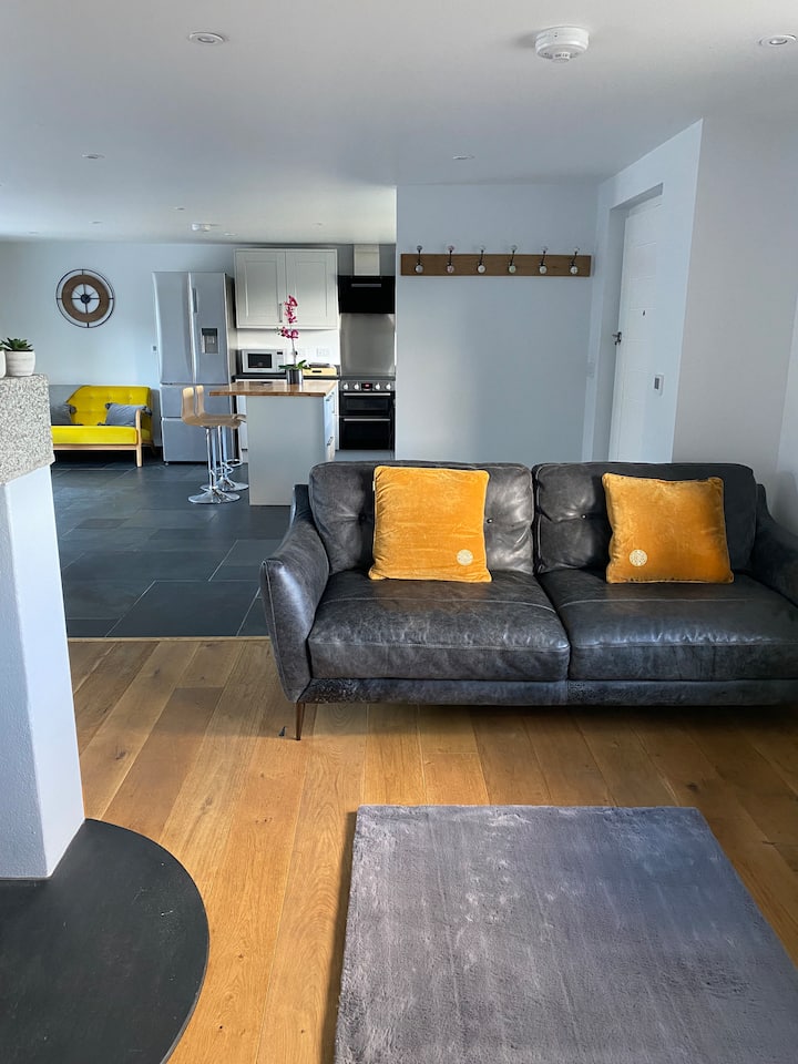 Modern House Near Beach Hot Tub - Crackington Haven
