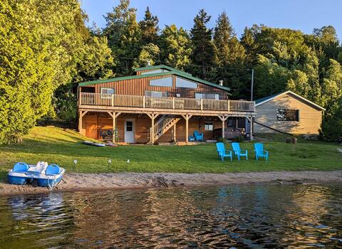 Cozy front lake house