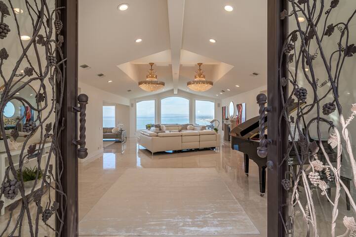 Family Focused- Pool- Ocean Views-15 person dining gallery image 5