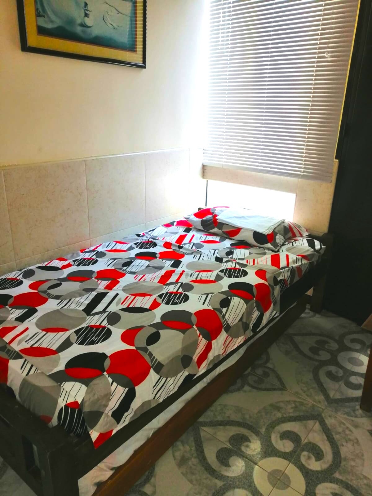 Dodatni krevet u hodniku.