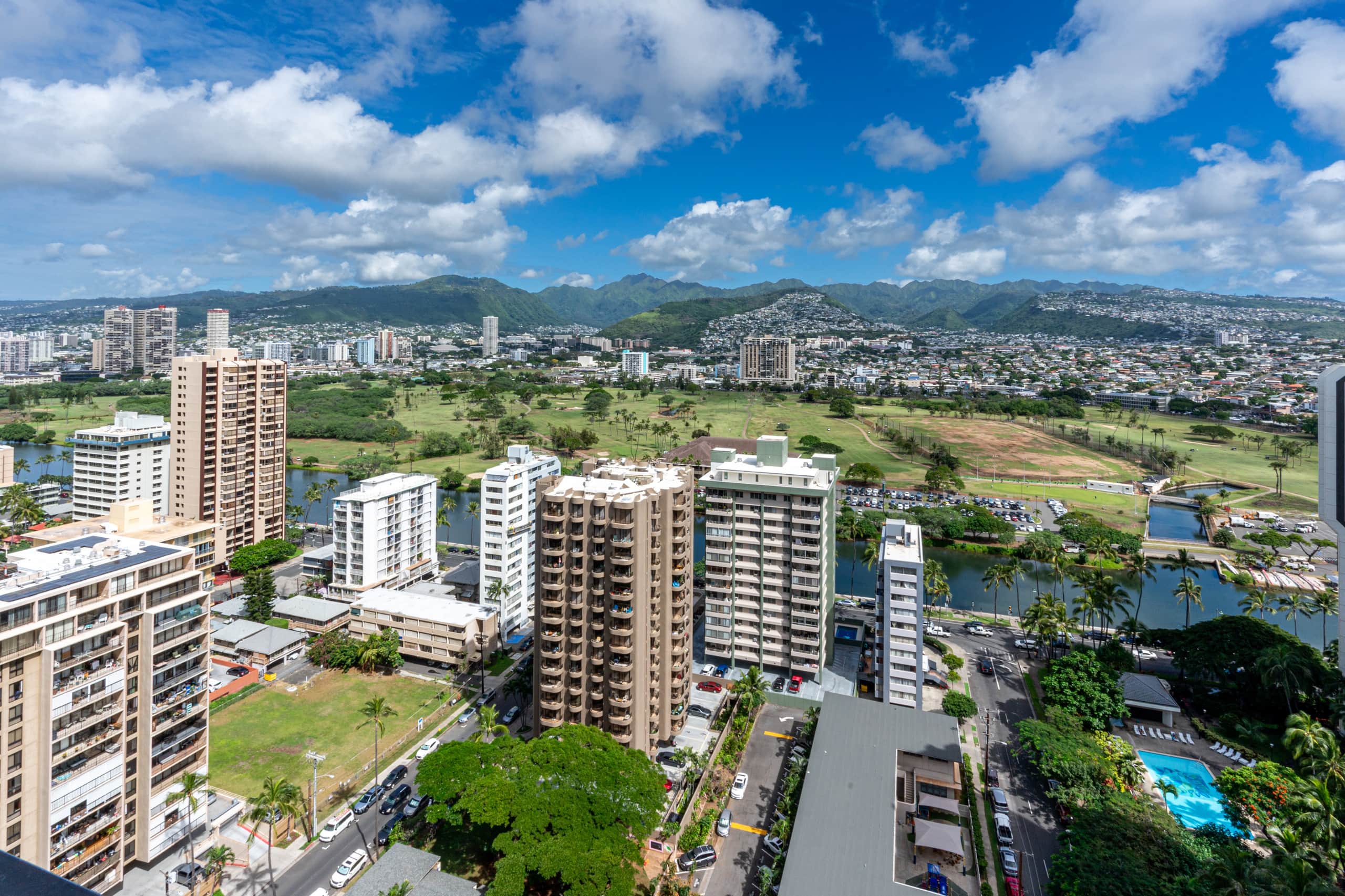 Condo in Honolulu · ★4.98 · 1 bedroom · 2 beds · 1 private bath - Image 7