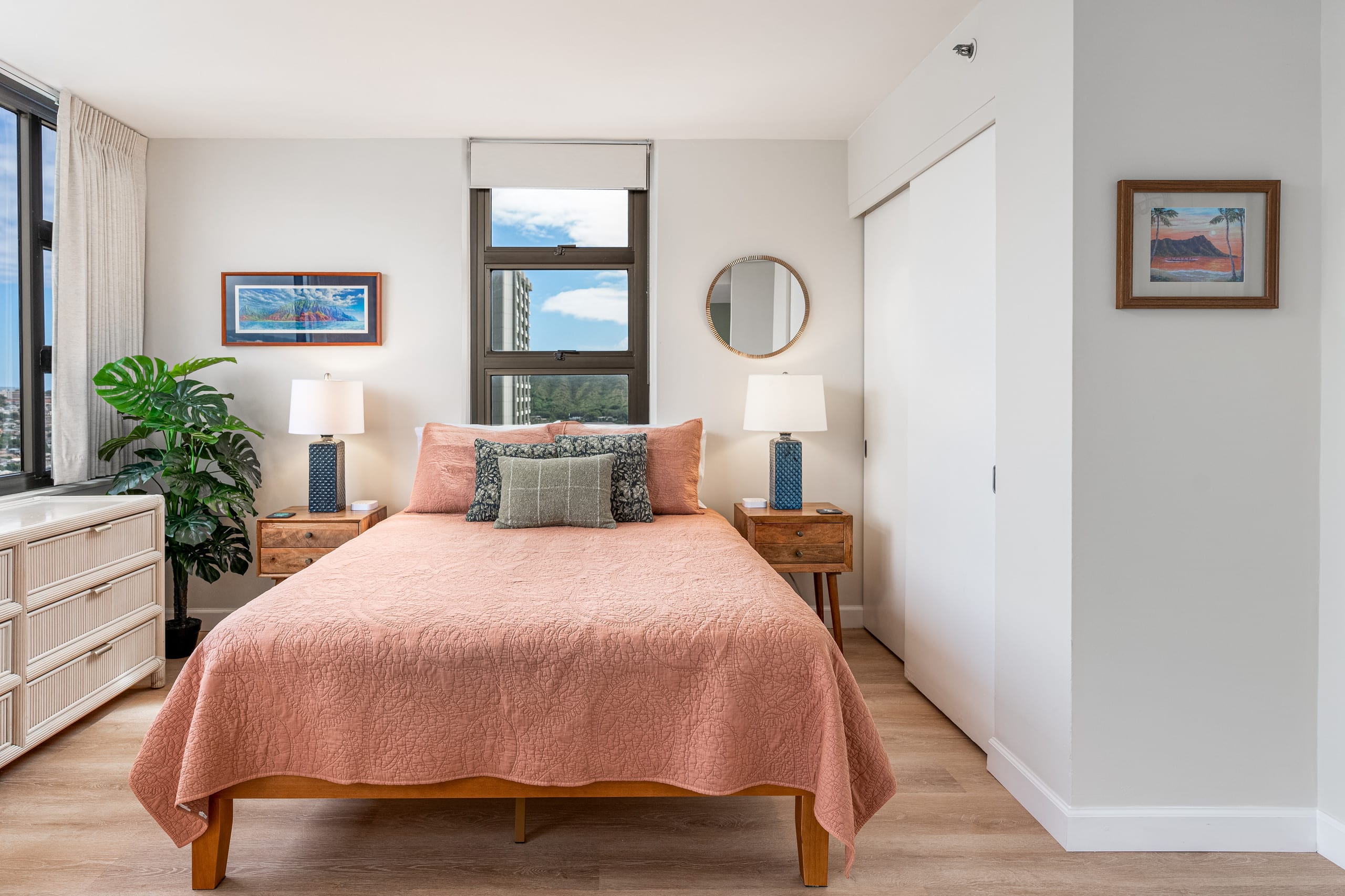Condo in Honolulu · ★4.98 · 1 bedroom · 2 beds · 1 private bath - Image 13