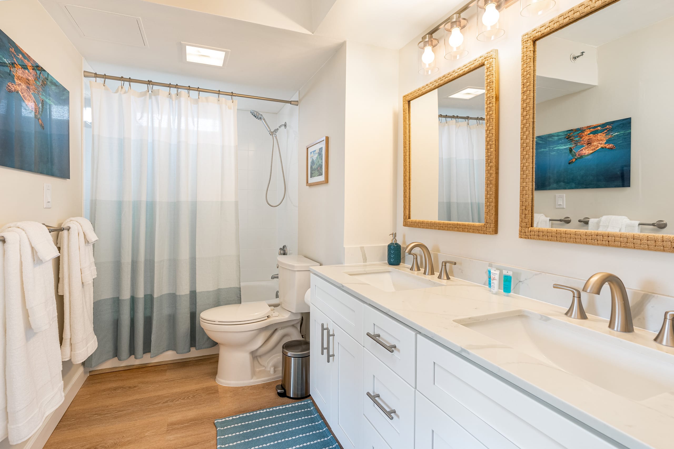 Condo in Honolulu · ★4.98 · 1 bedroom · 2 beds · 1 private bath - Image 4
