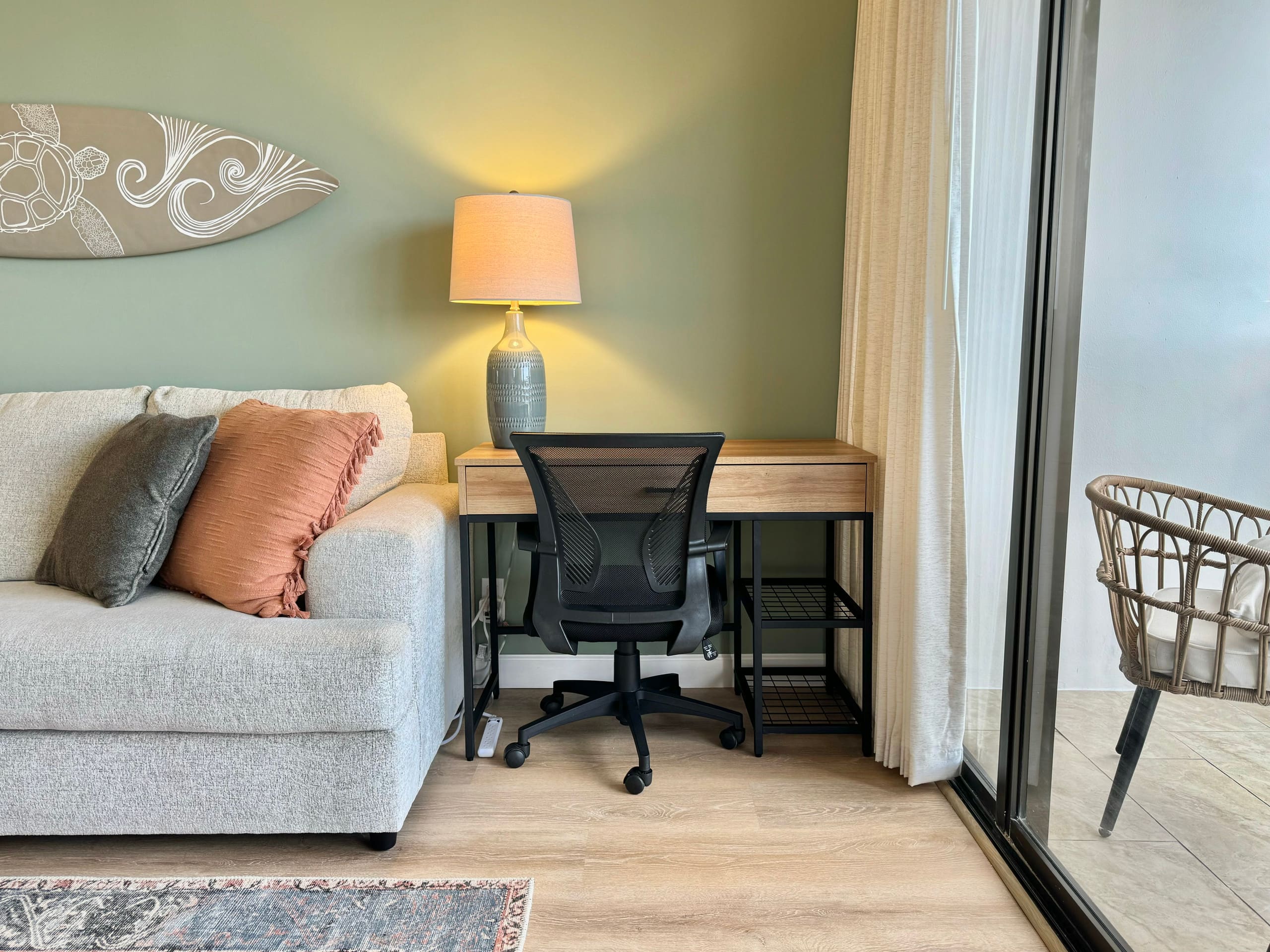 Condo in Honolulu · ★4.98 · 1 bedroom · 2 beds · 1 private bath - Image 12