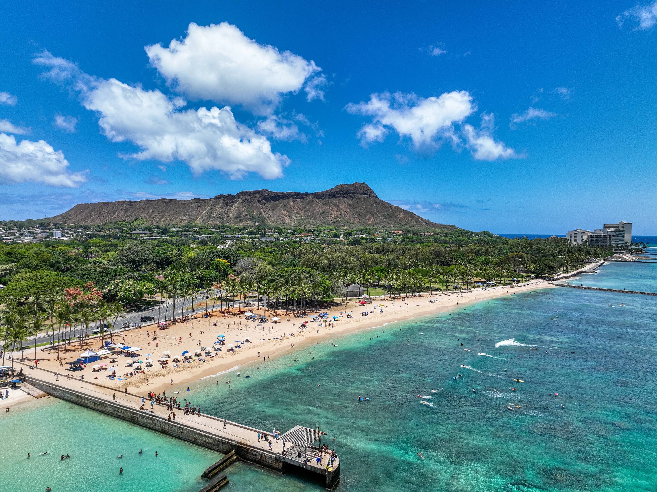 Condo in Honolulu · ★4.98 · 1 bedroom · 2 beds · 1 private bath - Image 30