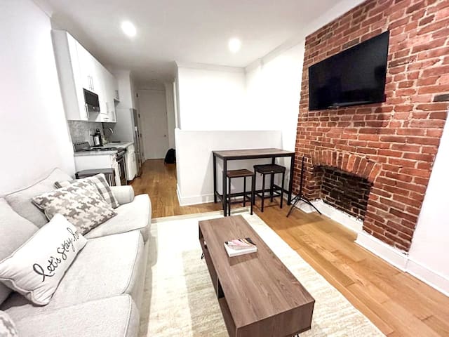 Updated 3bed/2ba in the Heart of Manhattan
