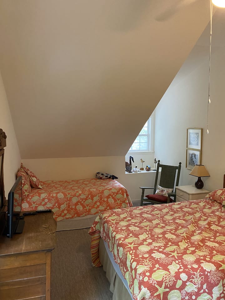 Krevate dopio "queen" dhe tek 