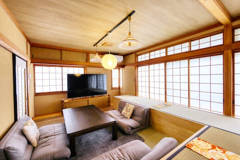 Japanese house/10 min walk from Kawaguchiko station/10 people stay/100m2/Keimon sword