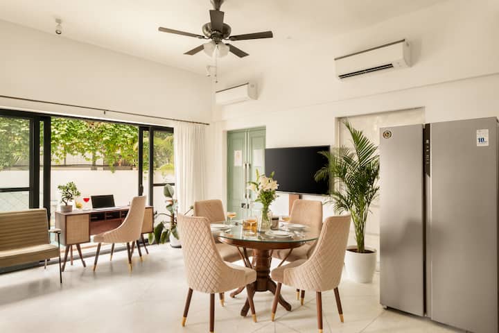 Living room image 6