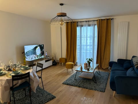 Annonce Airbnb populaire: Close to Paris, for work or family à Créteil