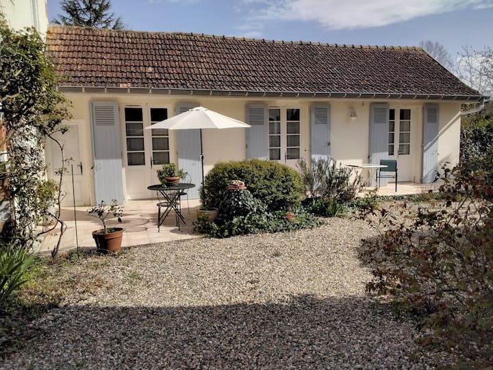 Appartement Calme, Avec Vue Sur Le Jardin. - Salies-de-Béarn