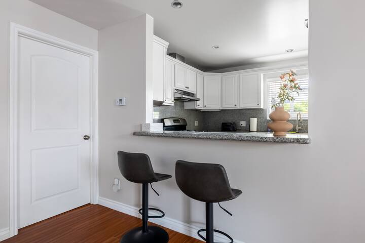 Culver City Downtown Home – 5 Bedroom / 5 Bathroom gallery image 4