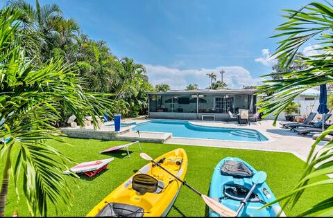 Heated Pool, Hot Tub, Pool Table, Beach Access