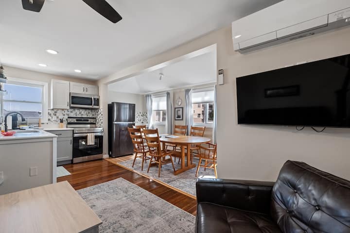Steps From The Beach On J Street, 4 Bdrm, Pets Ok! - Hampton Beach