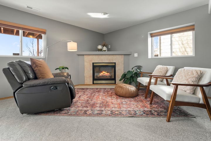 The Dwelling Place-spacious2brfireplacebig Tv! - Black Forest, CO